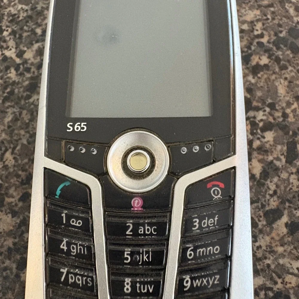 Vintage Siemens S65 Mobile Phone Silver Black Candybar Cell Phone for Parts Prop